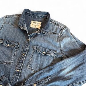 Abercrombie & Fitch Pearl Snap Blue Denim Long Sleeve Shirt